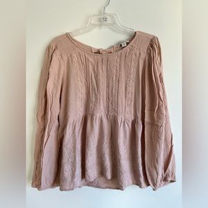 American Eagle. Pale Pink Top. Size large.